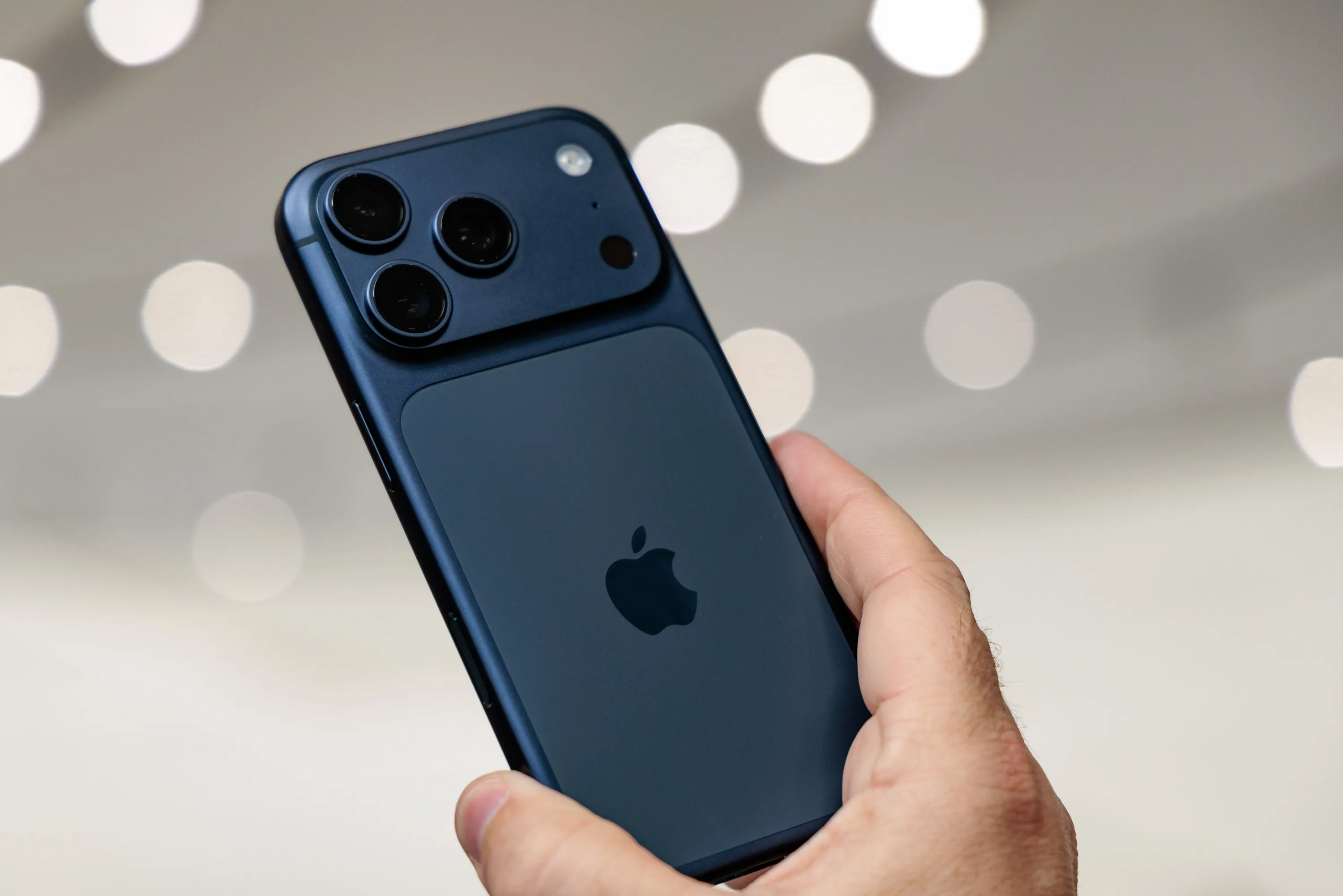 Iphone 17 pro 512GB Indian — Pre-Owned from Zengadgets
