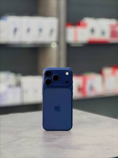 Iphone 17 pro 256Gb — Pre-Owned from Zengadgets